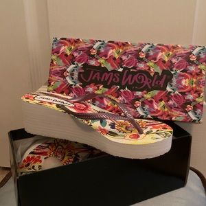 Flip Flop and 5 peanut characters